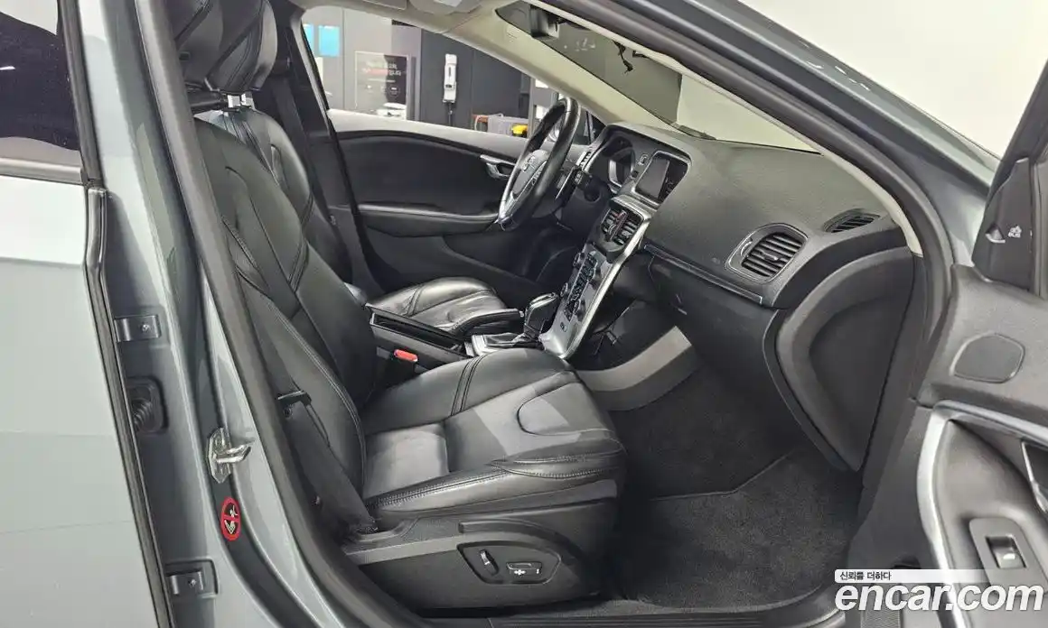 Volvo V40 2018 2.0 гидро в Москве № 164521, фото 11