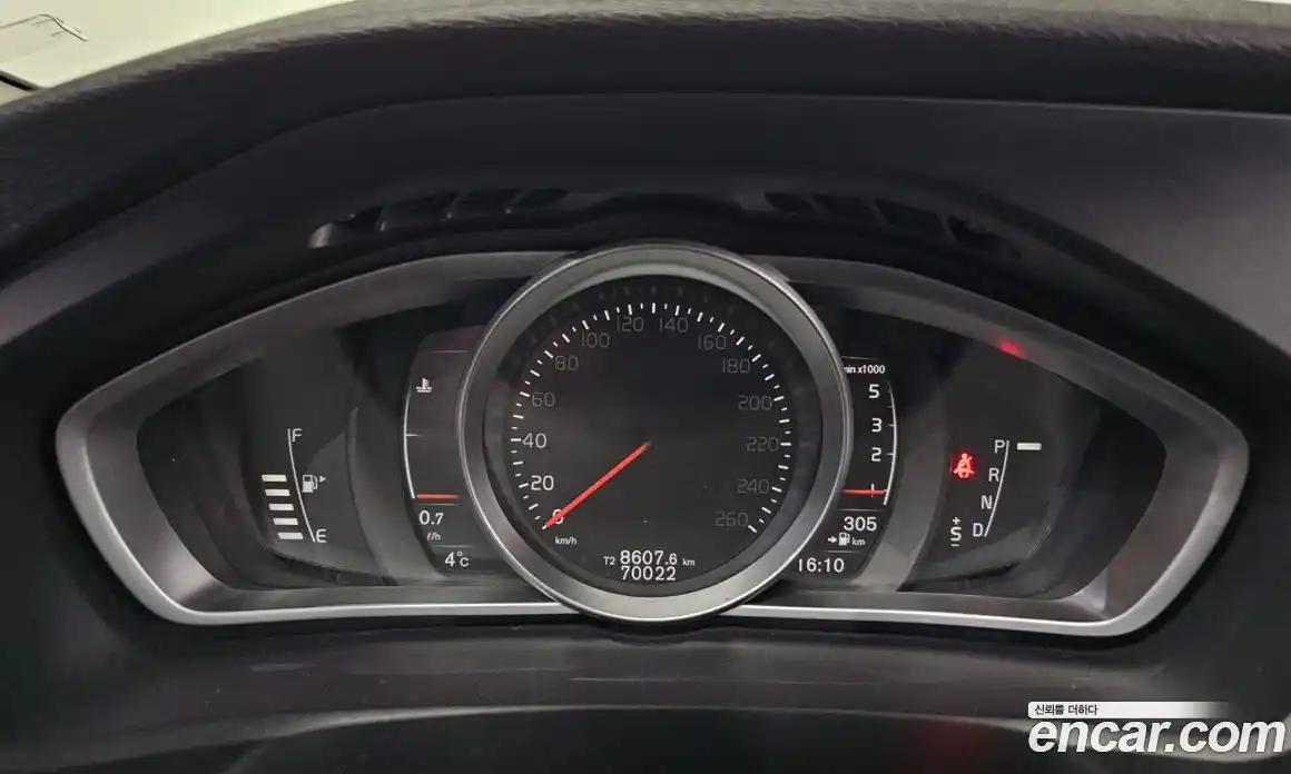 Volvo V40 2018 2.0 гидро в Москве № 164521, фото 8