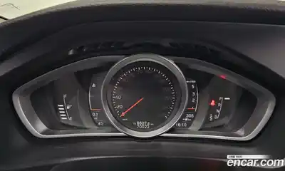 Volvo V40 2018 2.0 гидро в Москве № 164521, миниатюра 8
