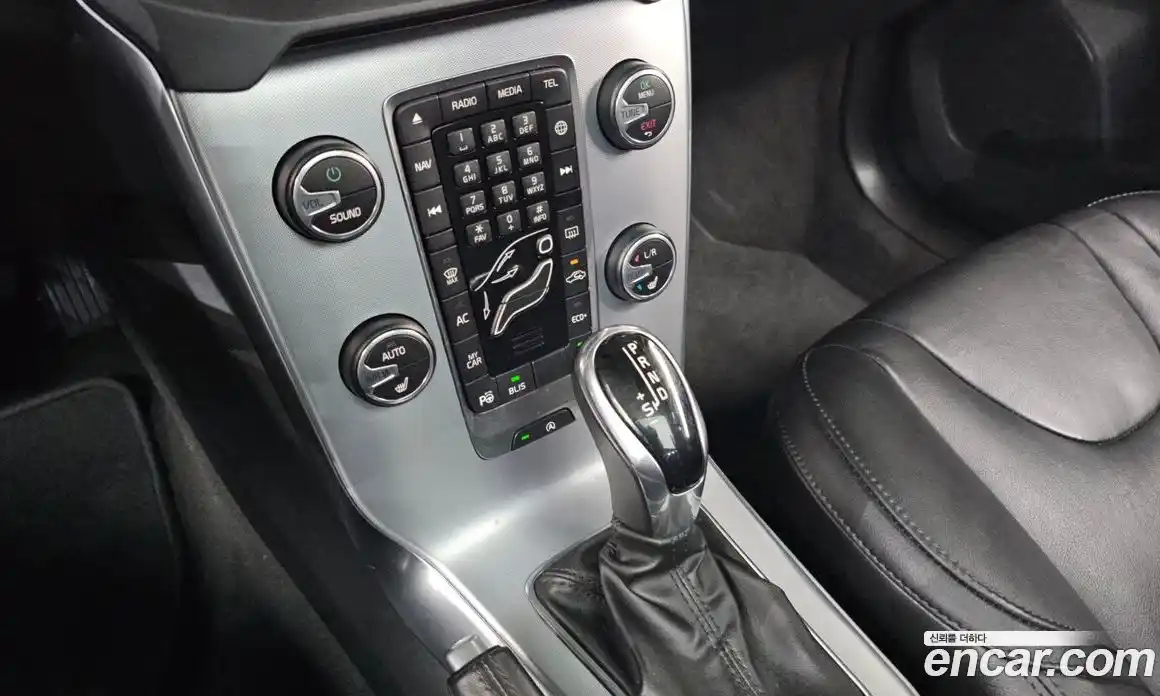 Volvo V40 2018 2.0 гидро в Москве № 164521, фото 9