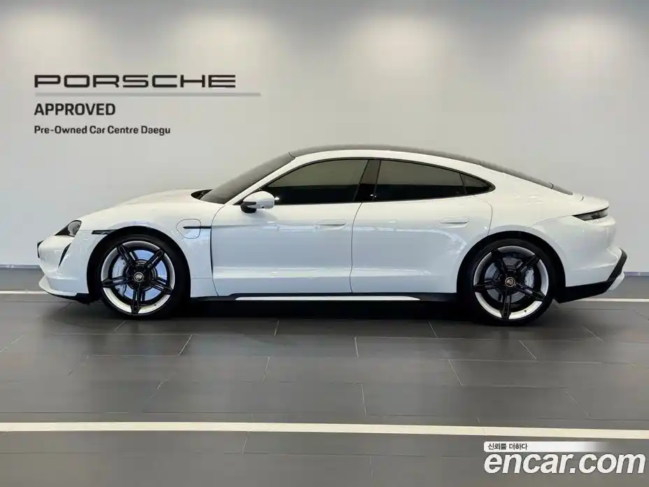 Porsche Taycan 2024 гидро в Москве № 165758, фото 3