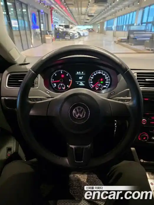Volkswagen Jetta 2013 1.6 гидро в Москве № 169261, фото 10