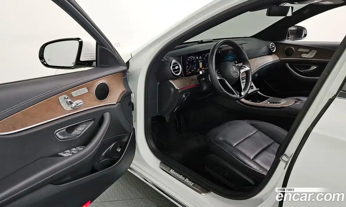 Mercedes-Benz E-Class 2022 2.0 гидро, фото 11