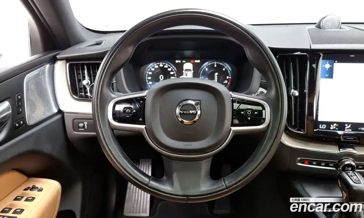 Volvo XC60 2019 2.0 гидро в Москве № 197034, фото 13