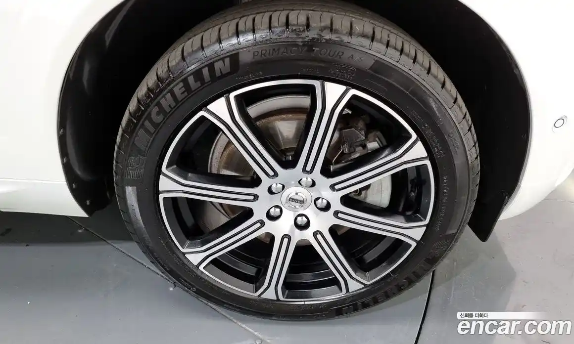 Volvo XC60 2019 2.0 гидро в Москве № 197034, фото 5