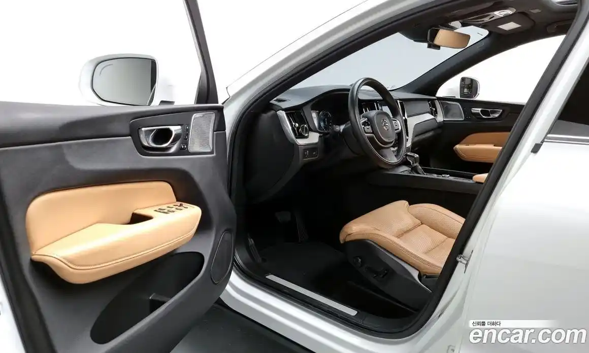 Volvo XC60 2019 2.0 гидро в Москве № 197034, фото 10