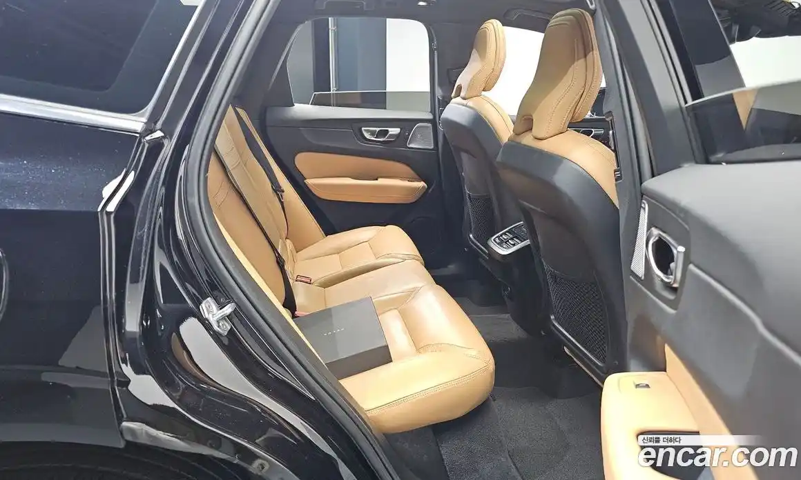 Volvo XC60 2021 2.0 гидро в Москве № 197054, фото 12