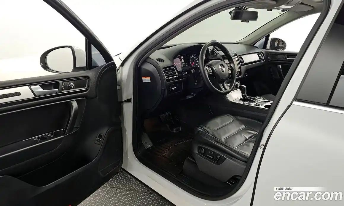 Volkswagen Touareg 2012 3.0 гидро в Москве № 199210, фото 10