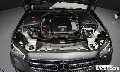 Mercedes-Benz E-Class 2022 2.0 гидро, миниатюра 6