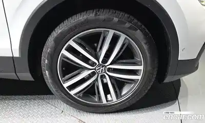 Volkswagen Tiguan 2021 2.0 гидро в Москве № 215271, миниатюра 5