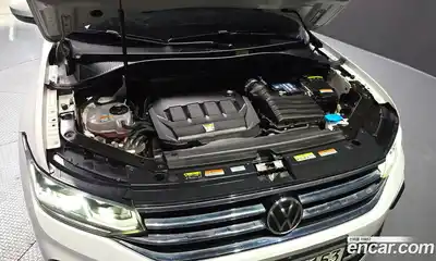 Volkswagen Tiguan 2021 2.0 гидро в Москве № 215271, миниатюра 6