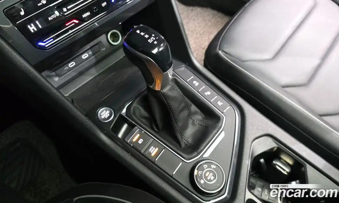 Volkswagen Tiguan 2021 2.0 гидро в Москве № 215271, фото 9