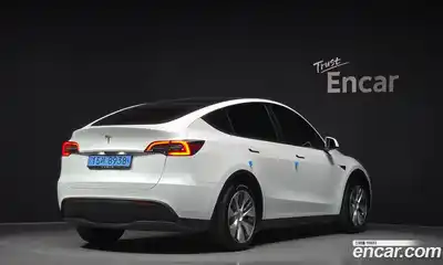 Tesla Model Y 2023 0.2 гидро в Москве № 231688, миниатюра 2
