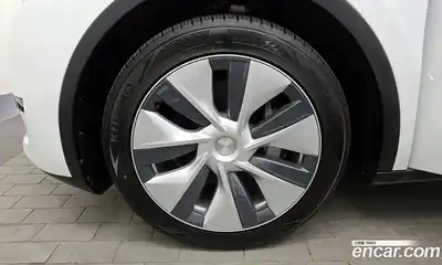Tesla Model Y 2023 0.2 гидро в Москве № 231688, миниатюра 5