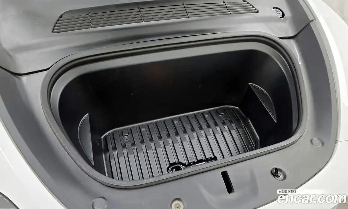 Tesla Model Y 2023 0.2 гидро в Москве № 231688, фото 6