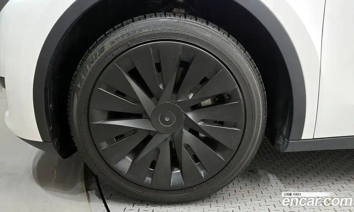 Tesla Model Y 2023 0.2 гидро в Москве № 231788, фото 5