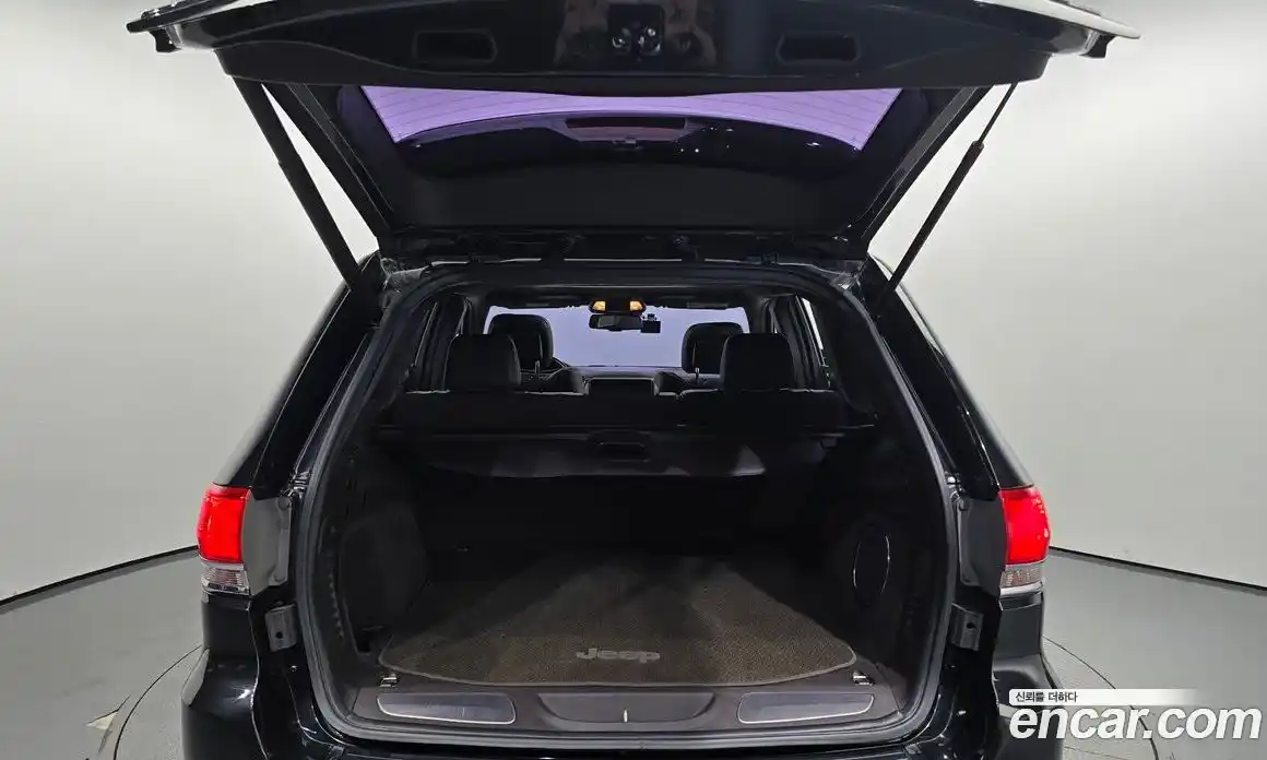 Jeep Cherokee 2015 3.0 гидро в Москве № 232496, фото 20