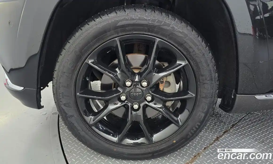 Jeep Cherokee 2015 3.0 гидро в Москве № 232496, фото 5
