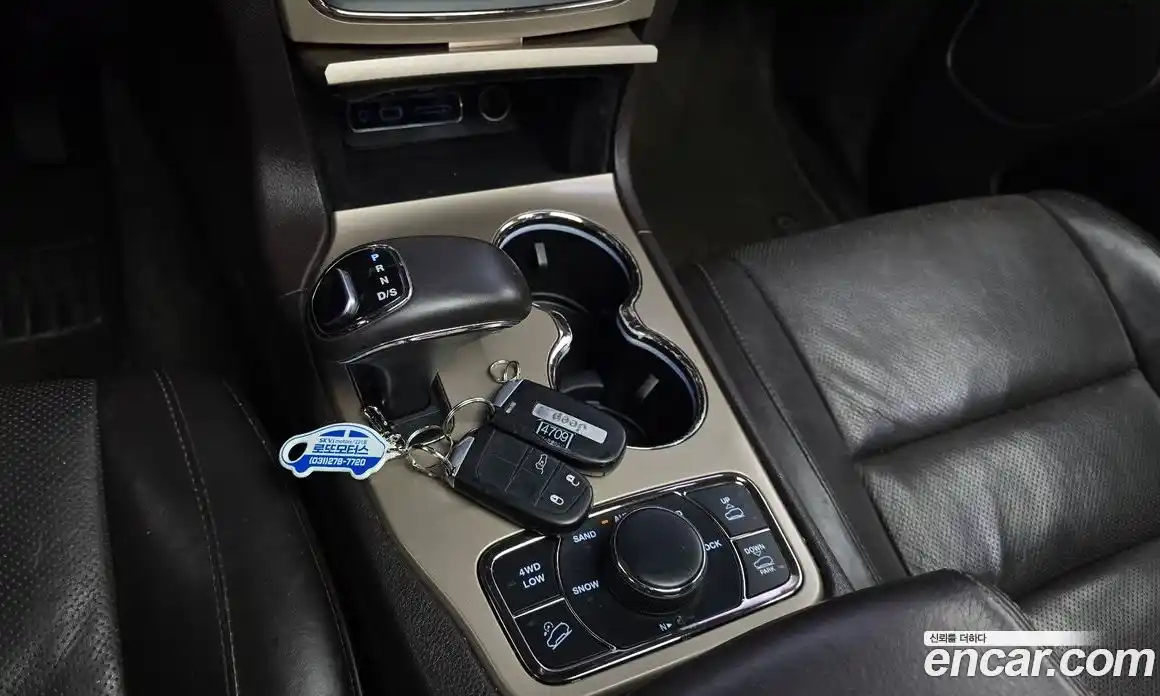 Jeep Cherokee 2015 3.0 гидро в Москве № 232496, фото 9