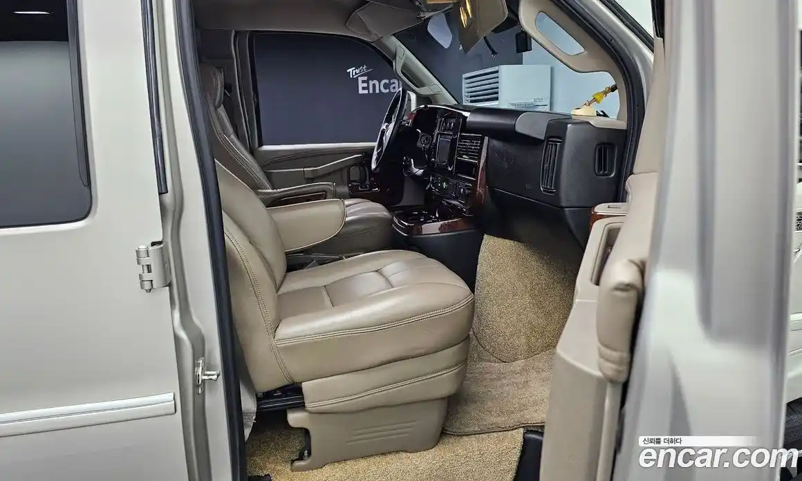 Chevrolet Express Van 2019 6.0 гидро в Москве № 235233, фото 11