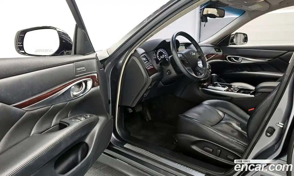 Infiniti Q70 2017 3.7 гидро в Москве № 246495, фото 12