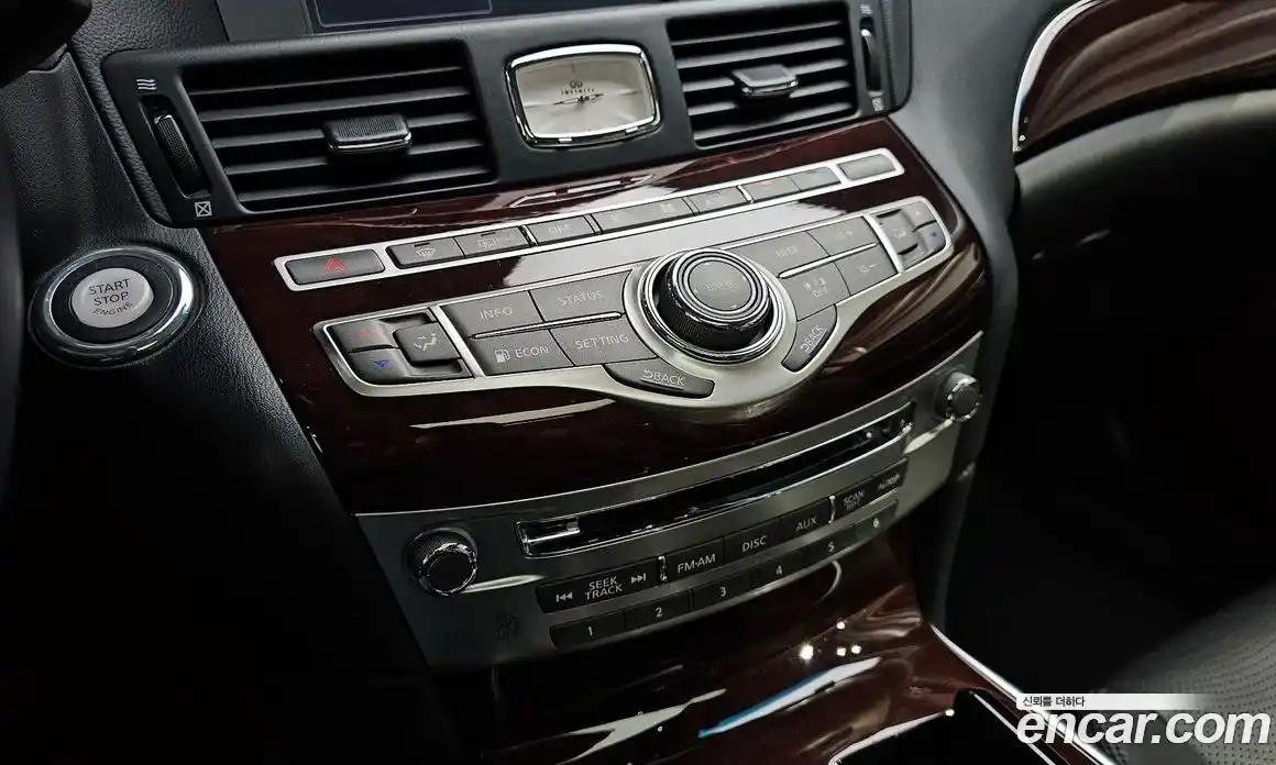 Infiniti Q70 2017 3.7 гидро в Москве № 246495, фото 18