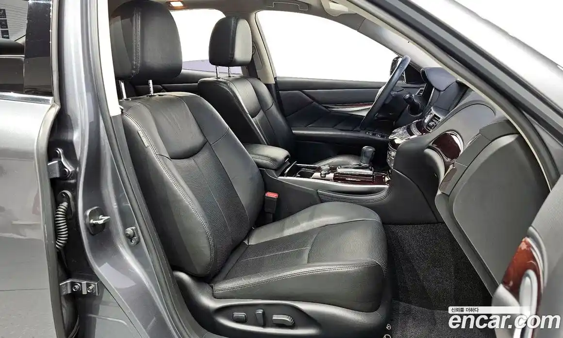 Infiniti Q70 2017 3.7 гидро в Москве № 246495, фото 10