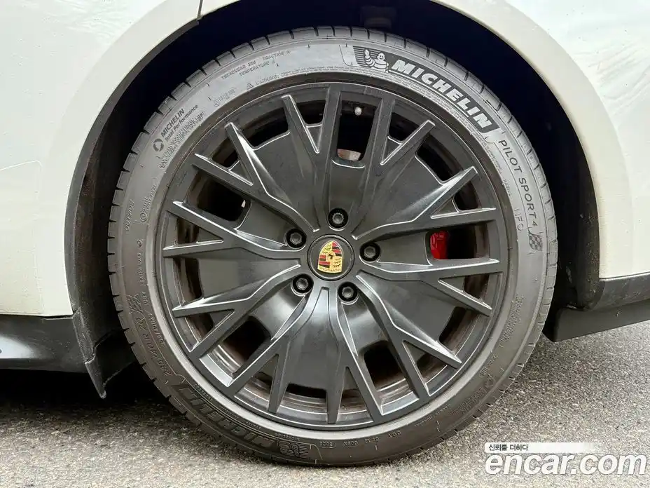 Porsche Taycan 2022 гидро в Москве № 251476, фото 17