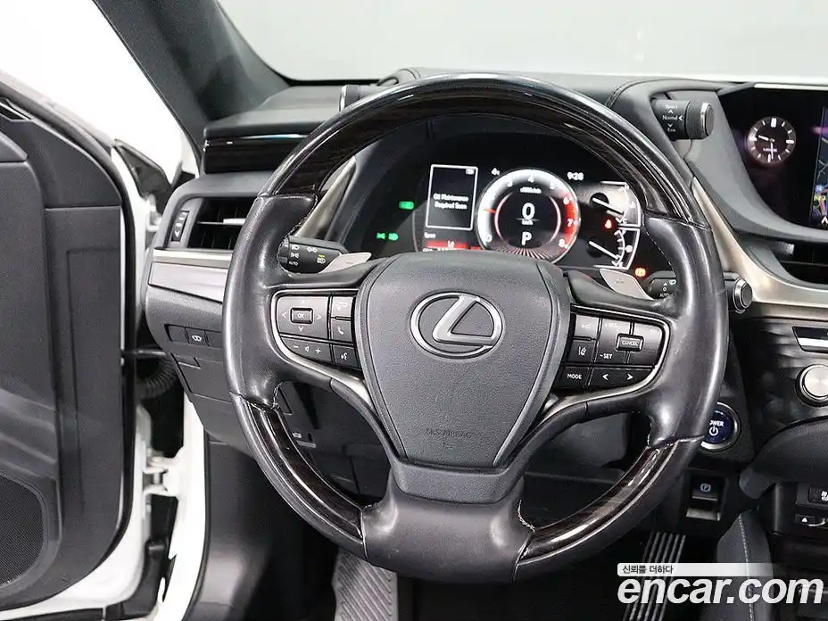 Lexus ES 2021 2.5 вариатор в Москве № 254379, фото 9