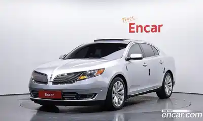 Lincoln MKS, 2013