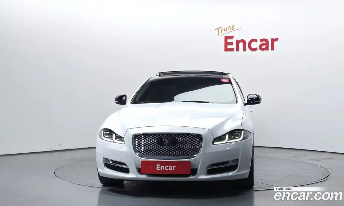 Jaguar XJ 2016 3.0 гидро в Москве № 256062, фото 3