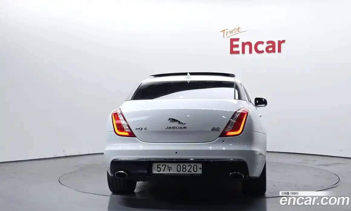 Jaguar XJ 2016 3.0 гидро в Москве № 256062, фото 4