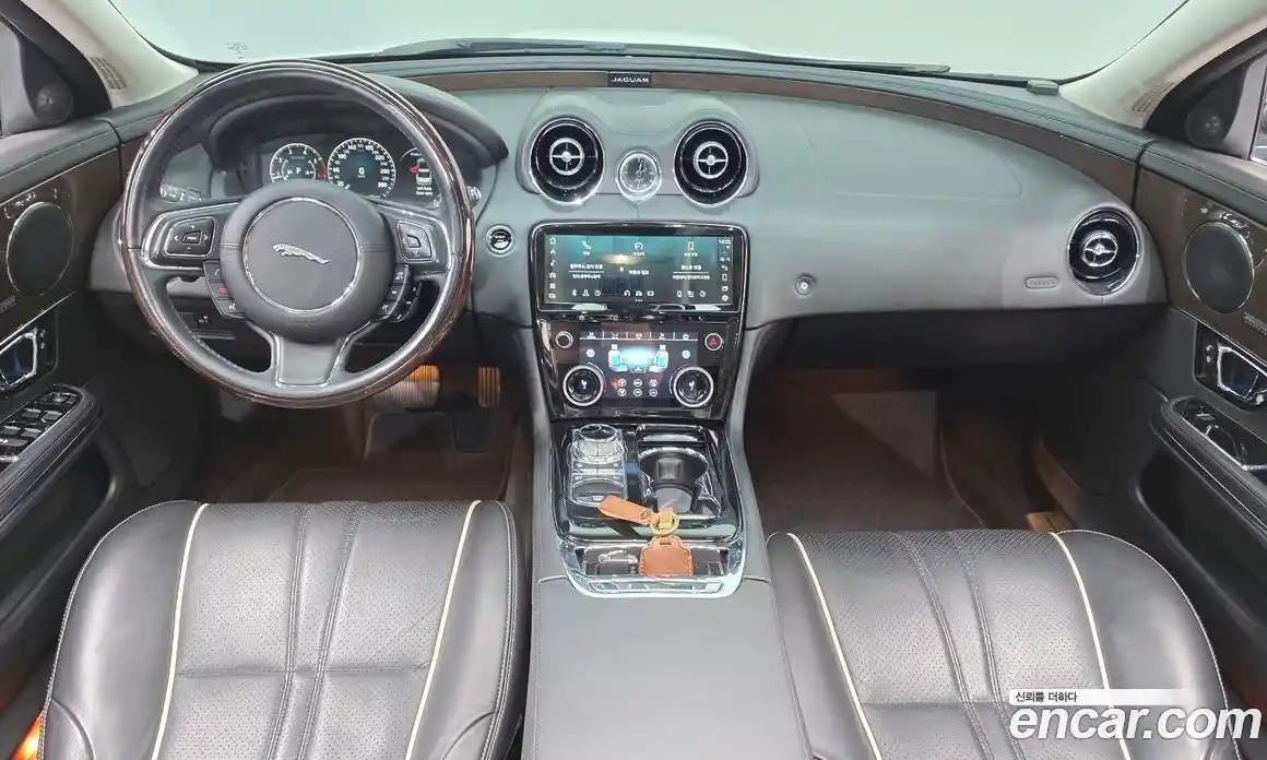 Jaguar XJ 2016 3.0 гидро в Москве № 256062, фото 7