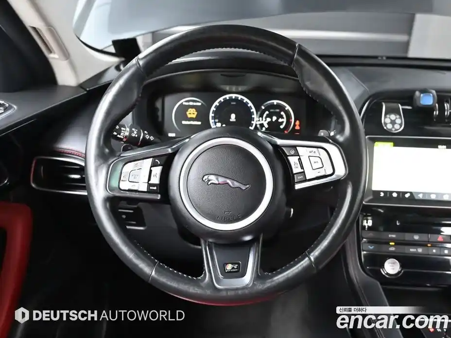 Jaguar F-Pace 2016 2.0 гидро в Москве № 305165, фото 13