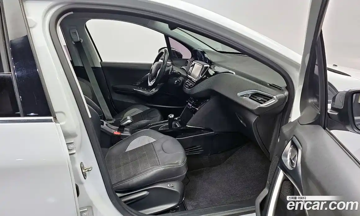 Peugeot 2008 2015 1.6 гидро в Москве № 336236, фото 11