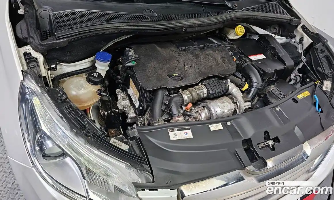 Peugeot 2008 2015 1.6 гидро в Москве № 336236, фото 6