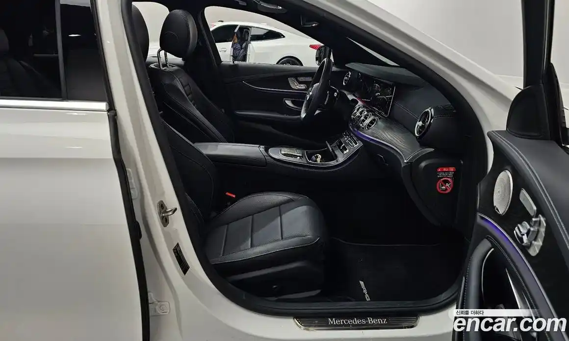 Mercedes-Benz E-Class 2023 2.0 гидро, фото 11