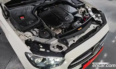 Mercedes-Benz E-Class 2023 2.0 гидро, миниатюра 6