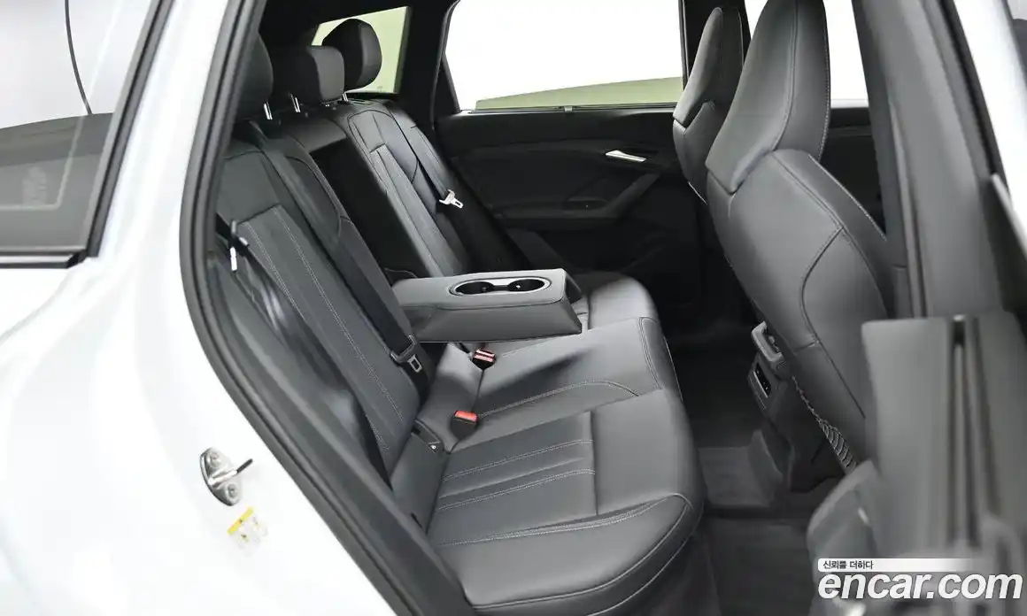 Audi Q6 e-tron 2025 1.0 гидро в Москве № 343908, фото 12