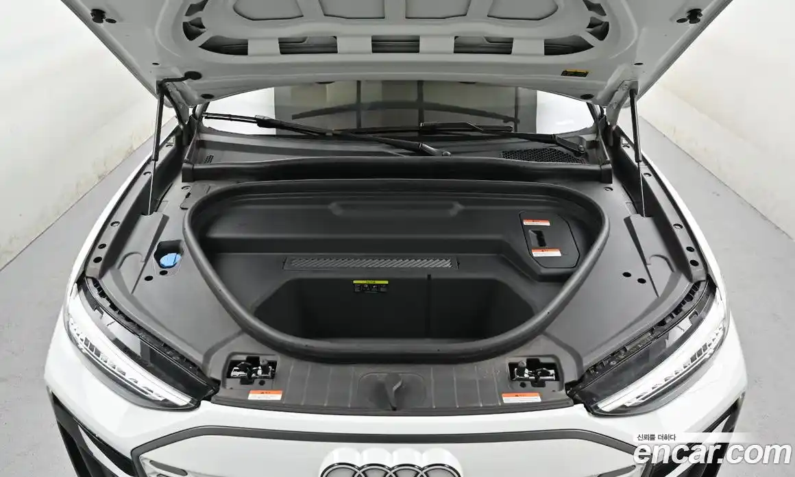 Audi Q6 e-tron 2025 1.0 гидро в Москве № 343908, фото 6