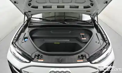 Audi Q6 e-tron 2025 1.0 гидро в Москве № 343908, миниатюра 6