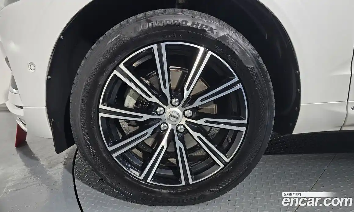 Volvo XC60 2017 2.0 гидро в Москве № 344237, фото 5