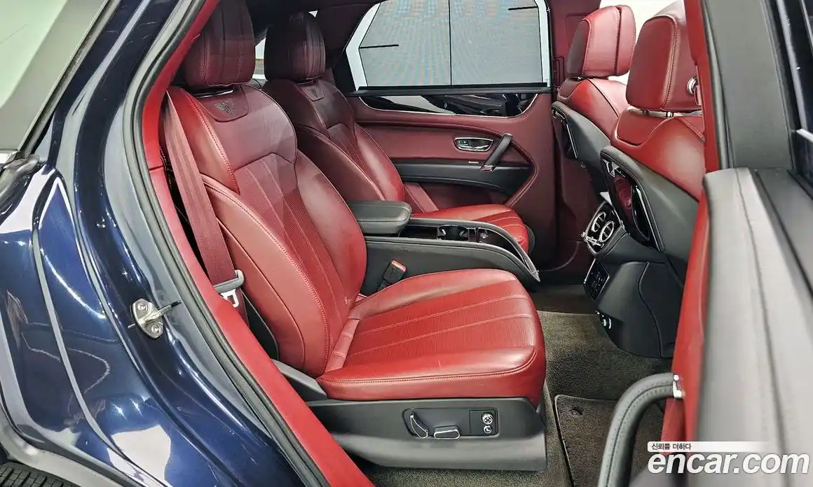 Bentley Bentayga 2020 4.0 гидро в Москве № 387174, фото 12