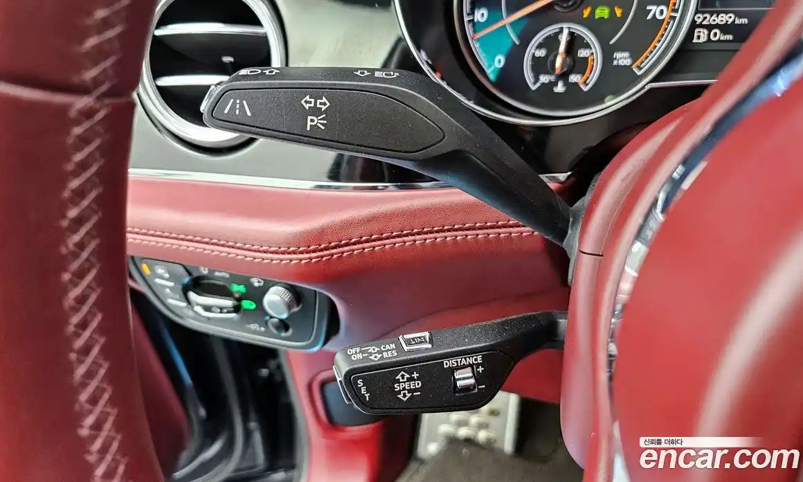 Bentley Bentayga 2020 4.0 гидро в Москве № 387174, фото 16