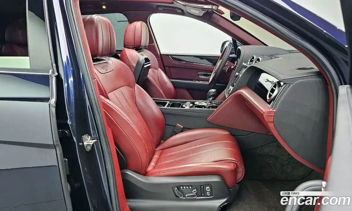 Bentley Bentayga 2020 4.0 гидро в Москве № 387174, фото 10