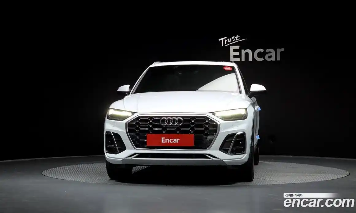 Audi Q5 2023 2.0 гидро в Москве № 468620, фото 3