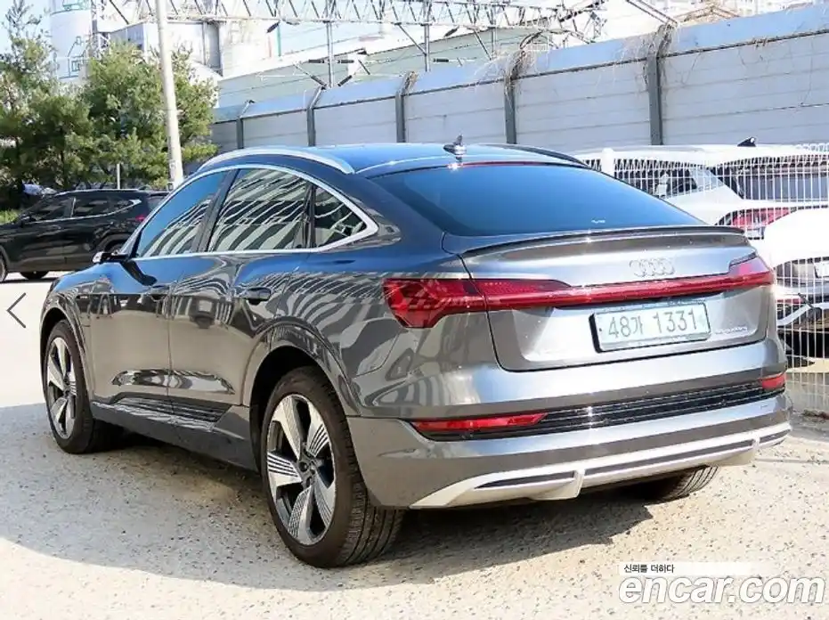 Audi e-tron 2021 гидро в Москве № 497347, фото 3