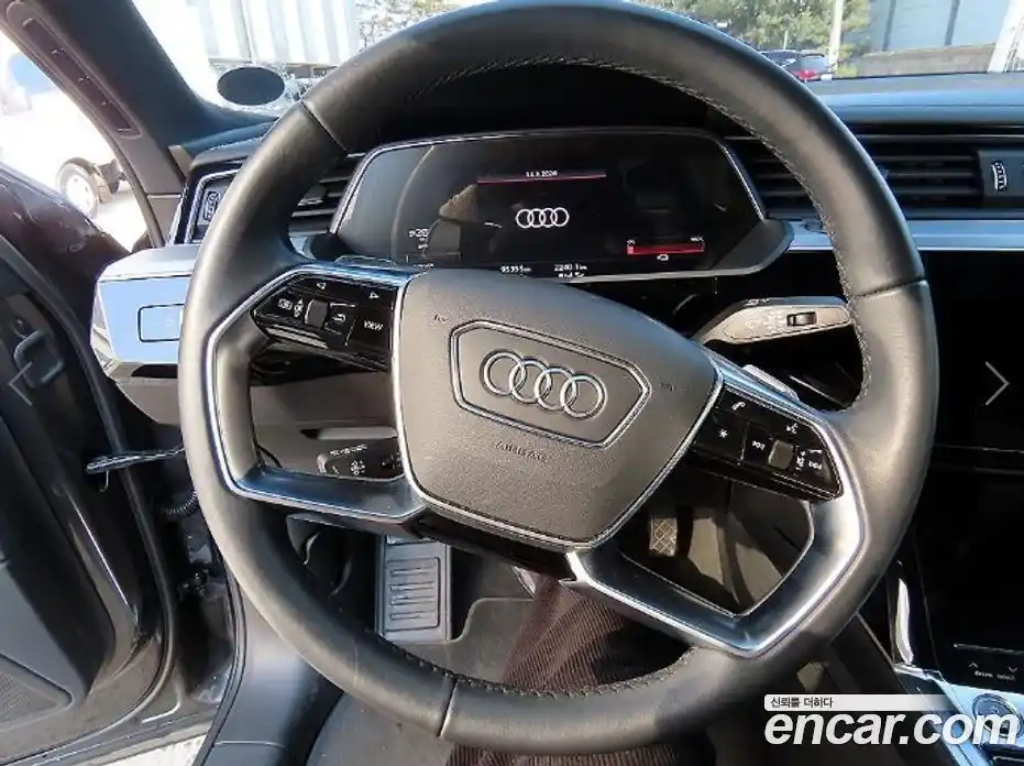 Audi e-tron 2021 гидро в Москве № 497347, фото 8