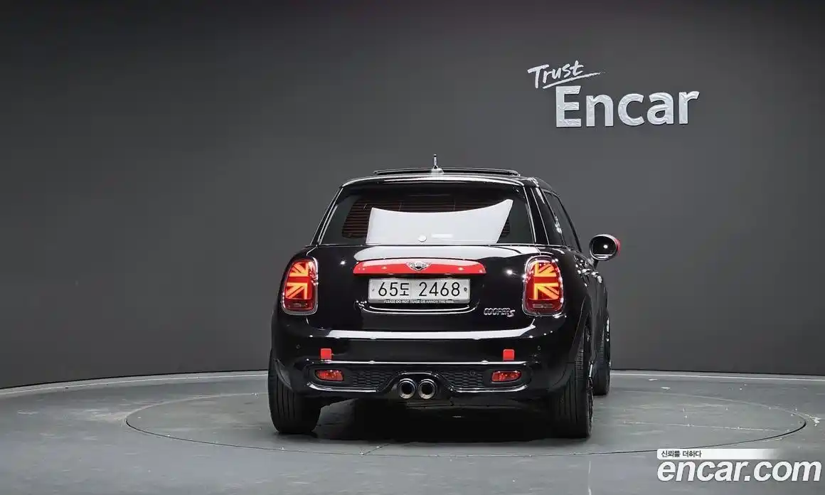 Mini Cooper 2017 2.0 гидро в Москве № 499137, фото 4