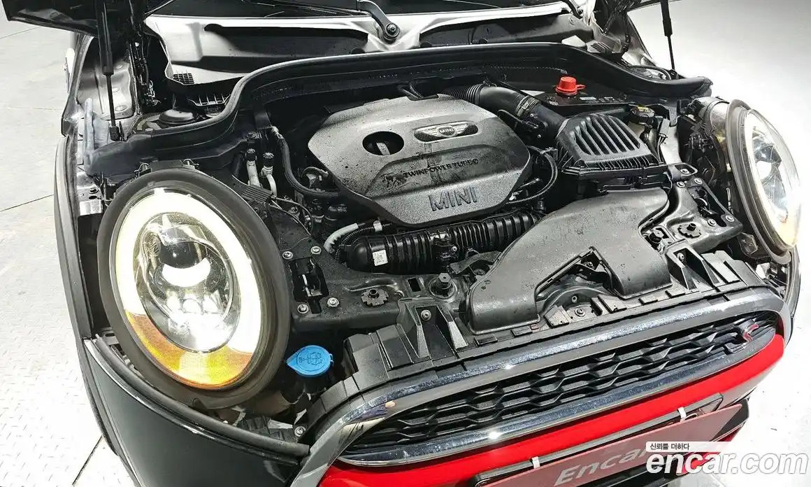 Mini Cooper 2017 2.0 гидро в Москве № 499137, фото 6